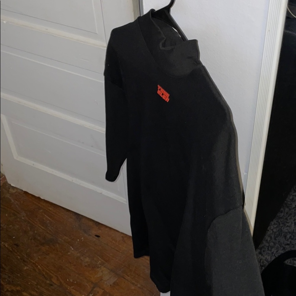 True Religion turtle neck 1/2 sleeve Thick Tee